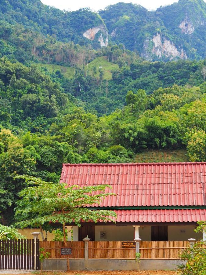 Meexok Guesthouse Nong Khiaw Bagian luar foto