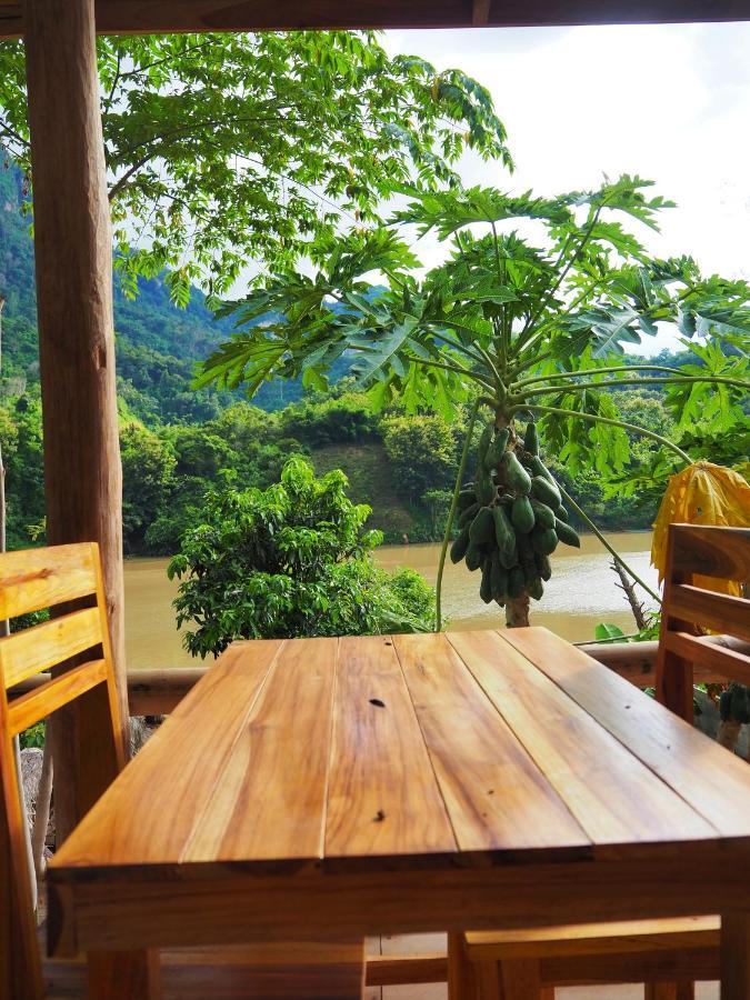 Meexok Guesthouse Nong Khiaw Bagian luar foto
