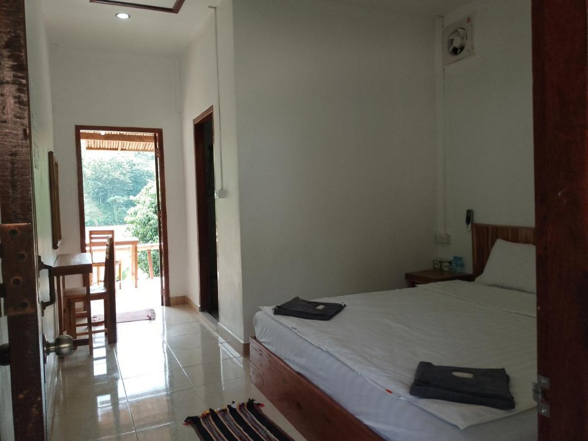 Meexok Guesthouse Nong Khiaw Bagian luar foto
