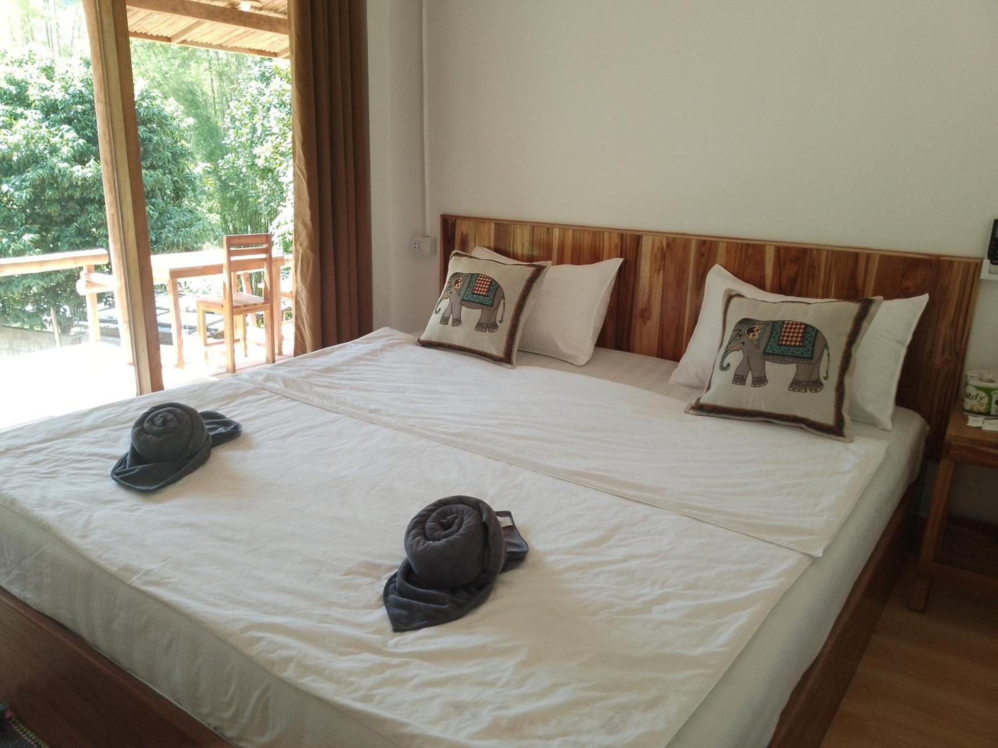 Meexok Guesthouse Nong Khiaw Bagian luar foto