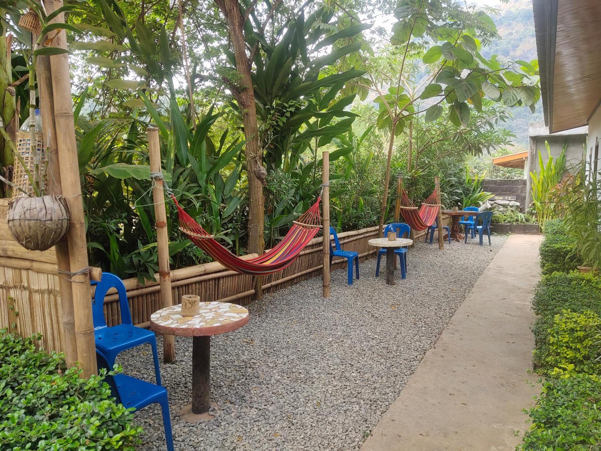 Meexok Guesthouse Nong Khiaw Bagian luar foto