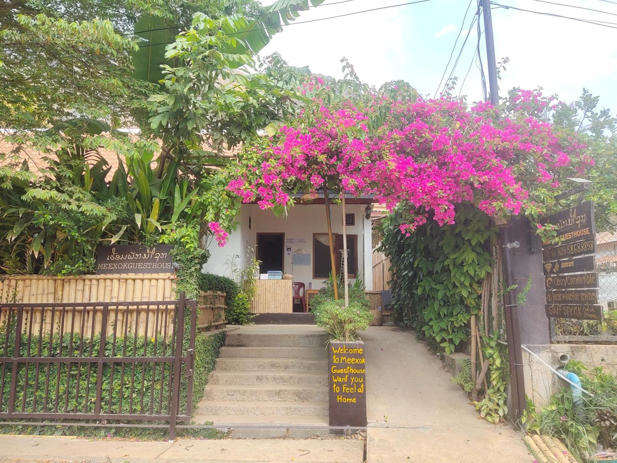 Meexok Guesthouse Nong Khiaw Bagian luar foto